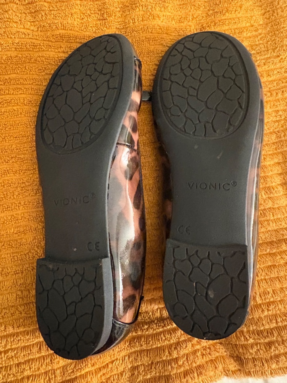Vionic Flats - Picture 9 of 9